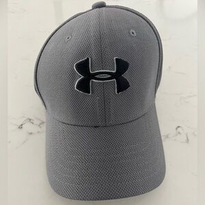 Under Armour Youth Fitted / Classic Fit Cap, Gray - Size Youth S/M